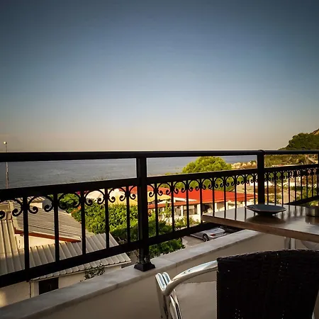 Tsambikos Apts דירה