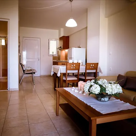 Tsambikos Apts פליראקי