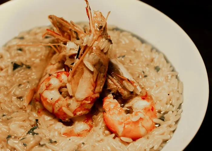 Tsambikos Apts 아파트 *