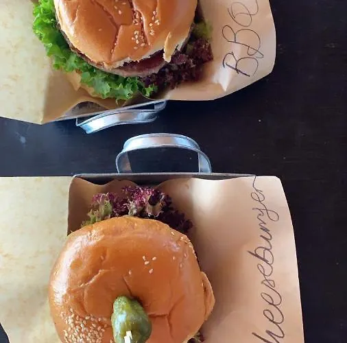 Tsambikos Apts 아파트 *