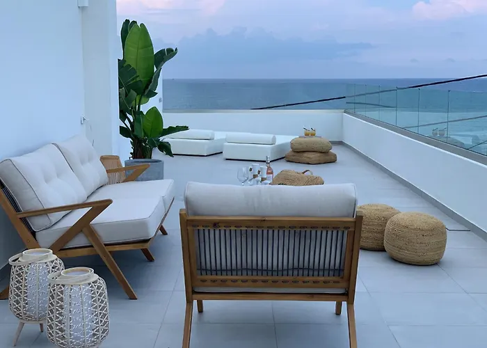 Tsambikos Apts 팔리라키