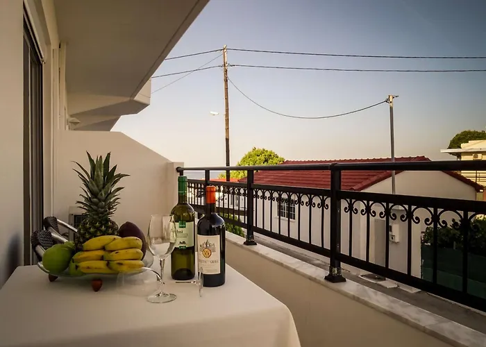 Tsambikos Apts Фалираки