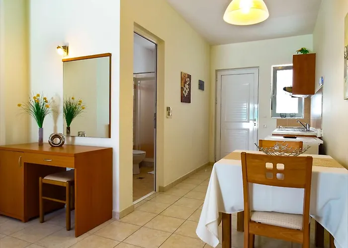 Tsambikos Apts 아파트 *